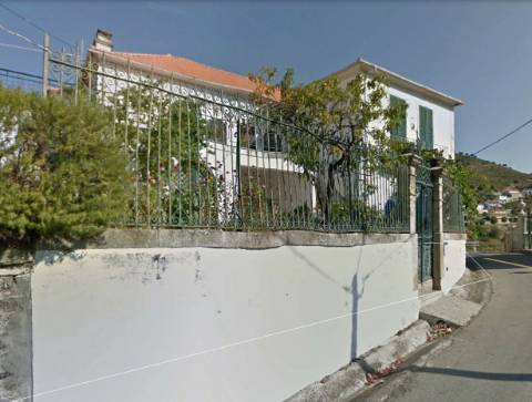 Quinta Exclusiva no Douro Vinhateiro: Vinhas de Prestígio, Edifícios Imponentes e Potencial para Turismo Vinícola