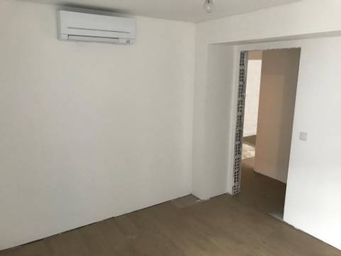 Moradia Encantadora a Minutos da Foz do Rio Távora: Vistas Fantásticas e Potencial de Ampliação