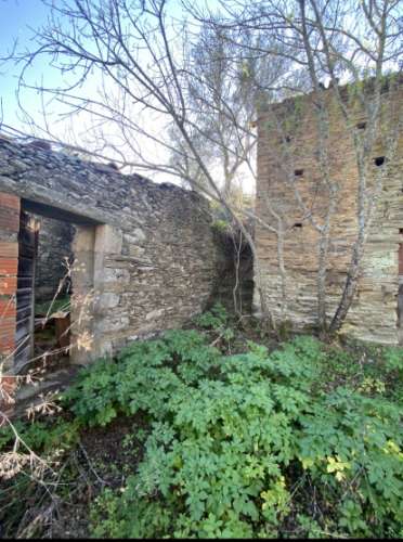 Ruínas com Vista Deslumbrante sobre o Rio Douro: Oportunidade Única para Segunda Habitação ou Alojamento Local