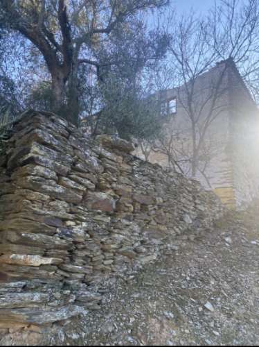 Ruínas com Vista Deslumbrante sobre o Rio Douro: Oportunidade Única para Segunda Habitação ou Alojamento Local