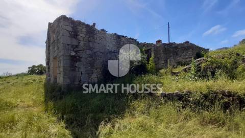 Moradia em ruína para reconstruir na Quinta da...