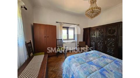 Moradia T2 em Vinhó (Arganil), com sótão, garagem...