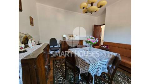 Moradia T2 em Vinhó (Arganil), com sótão, garagem...