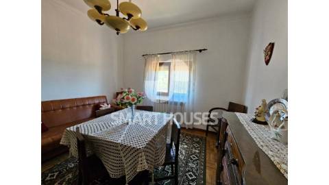 Moradia T2 em Vinhó (Arganil), com sótão, garagem...