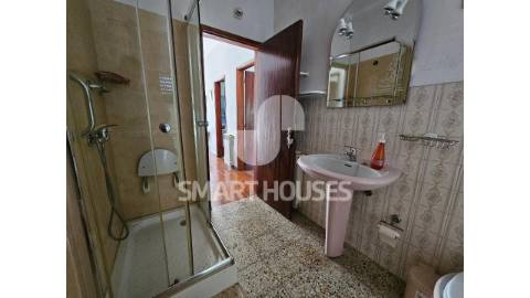 Moradia T2 em Vinhó (Arganil), com sótão, garagem...