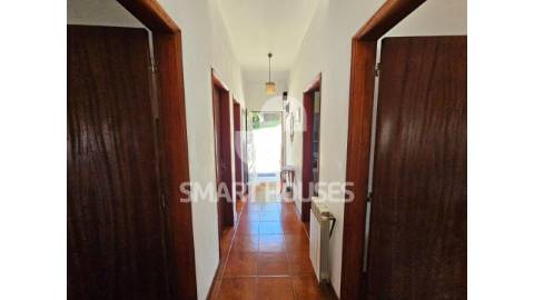 Moradia T2 em Vinhó (Arganil), com sótão, garagem...