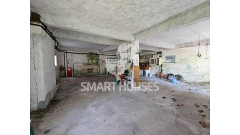 Moradia T2 em Vinhó (Arganil), com sótão, garagem...