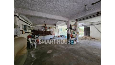 Moradia T2 em Vinhó (Arganil), com sótão, garagem...