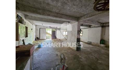 Moradia T2 em Vinhó (Arganil), com sótão, garagem...