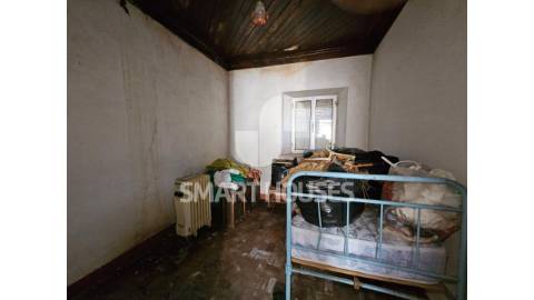 Moradia T2+1 em Paradela da Cortiça (Penacova),...