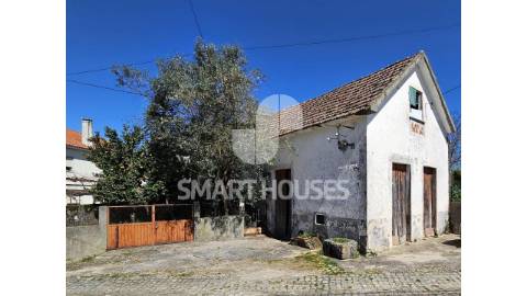 Moradia T3 na aldeia de Ázere (Tábua) com terraço...