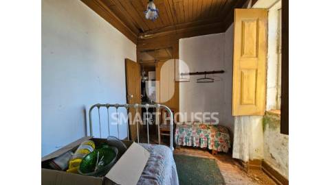 Moradia T3 na aldeia de Ázere (Tábua) com terraço...