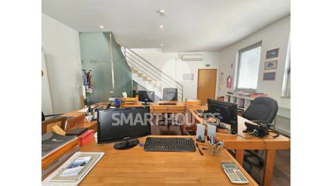 Escritório duplex localizado no centro de...