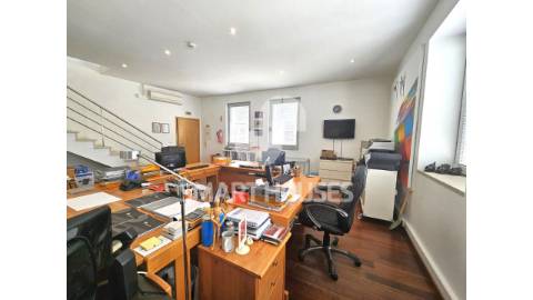 Escritório duplex localizado no centro de...