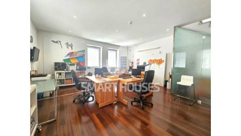 Escritório duplex localizado no centro de...