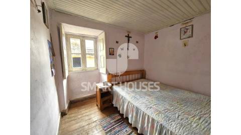 Moradia T4 em Mucelão c/pátio interior e terraço...