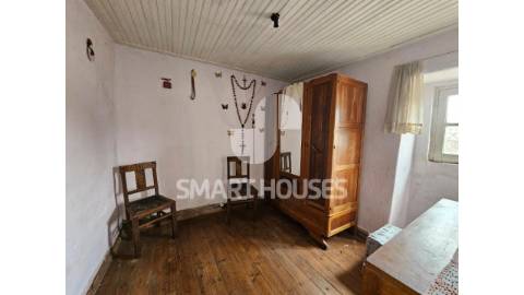 Moradia T4 em Mucelão c/pátio interior e terraço...