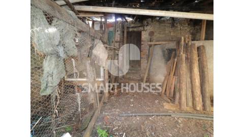 Moradia T1 para reabilitar em Vale de S....