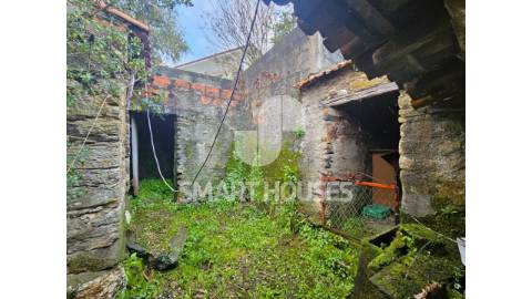 Moradia T1 para reabilitar em Vale de S....