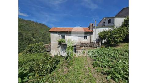 Encantadora Moradia T1+2 na aldeia de Sorgaçosa...