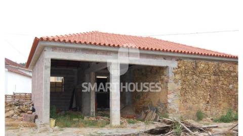 Moradia em ruínas para recuperar, com olival de...