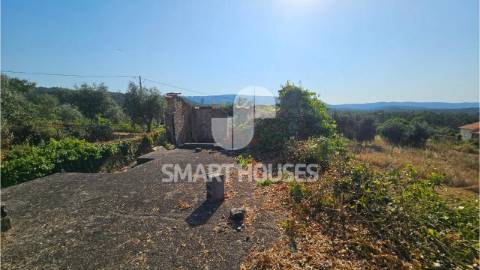 Moradia T3 para recuperar com terreno de 2.172m2...