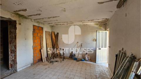 Prédio para recuperar no centro da vila de...