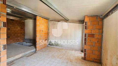 Prédio para recuperar no centro da vila de...