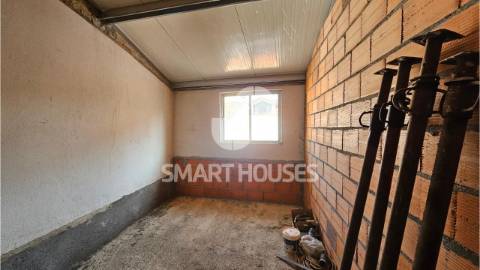 Prédio para recuperar no centro da vila de...