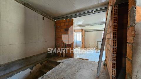 Prédio para recuperar no centro da vila de...