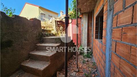 Prédio para recuperar no centro da vila de...