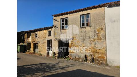 Moradia em ruínas para recuperar na aldeia de...