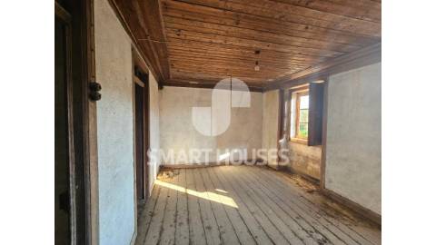 Moradia em ruínas para recuperar na aldeia de...