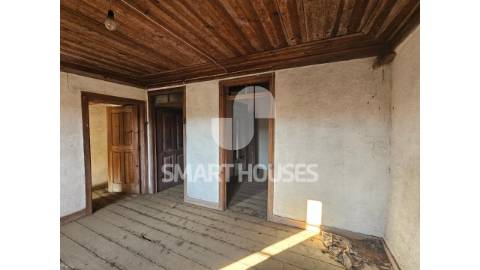 Moradia em ruínas para recuperar na aldeia de...