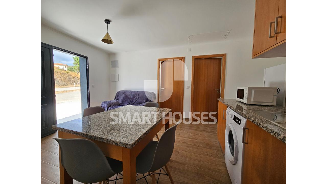 Arrenda-se: moradia T2 completamente renovada,...