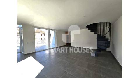 Moradia T3 numa das principais avenidas do centro...