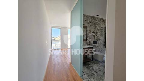 Moradia T3 numa das principais avenidas do centro...