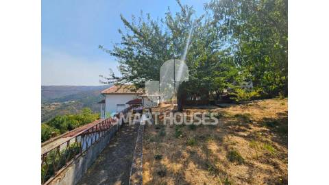 Moradia T6 em Torrozelas (Arganil) com anexos em...