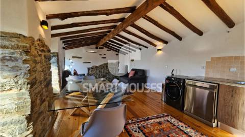 Arrenda-se: moradia T1+1 completamente renovada,...