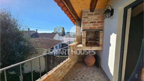 Arrenda-se: moradia T1+1 completamente renovada,...