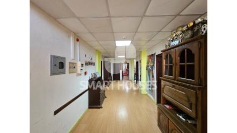 Loja comercial em localização central na vila de...