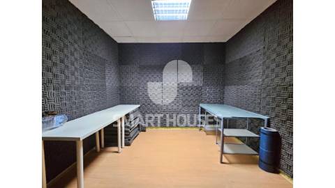 Loja comercial em localização central na vila de...