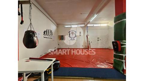 Loja comercial em localização central na vila de...