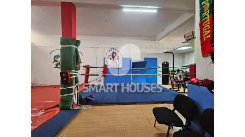 Loja comercial em localização central na vila de...