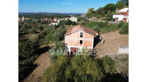 Terreno em localização central de S. Martinho da...