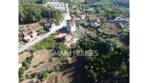 Terreno em localização central de S. Martinho da...