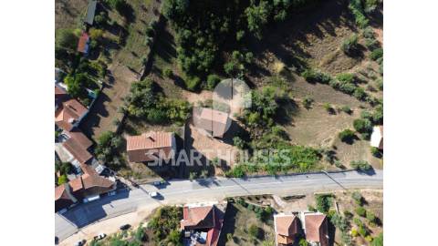 Terreno em localização central de S. Martinho da...