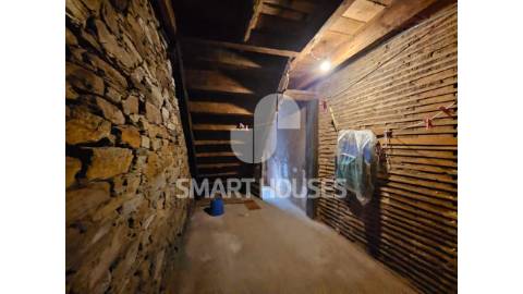 Moradia T2+1 no centro histórico de Vila Cova de...