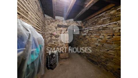 Moradia T2+1 no centro histórico de Vila Cova de...