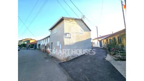 Moradia T2 em Hombres com garagem, totalmente...